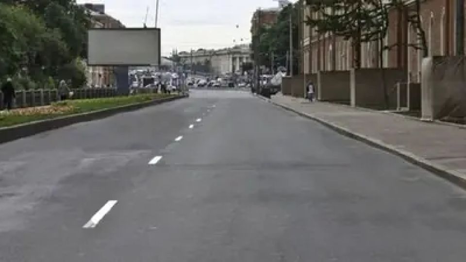 Можно ли развернуться под знаком «Одностороннее движение»? Можно ли развернуться под знаком «Одностороннее движение»?