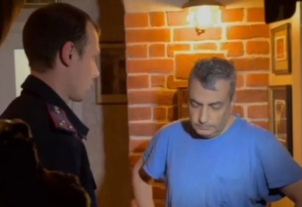 Обыски в квартире зампреда 'Яблоко': как жизнь Льва Шлосберга заполняется новыми угрозами Обыски в квартире зампреда 'Яблоко': как жизнь Льва Шлосберга заполняется новыми угрозами