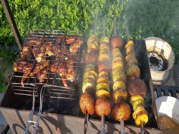 Сохраните вкус и здоровье: продукты, которые лучше избегать на гриле Сохраните вкус и здоровье: продукты, которые лучше избегать на гриле