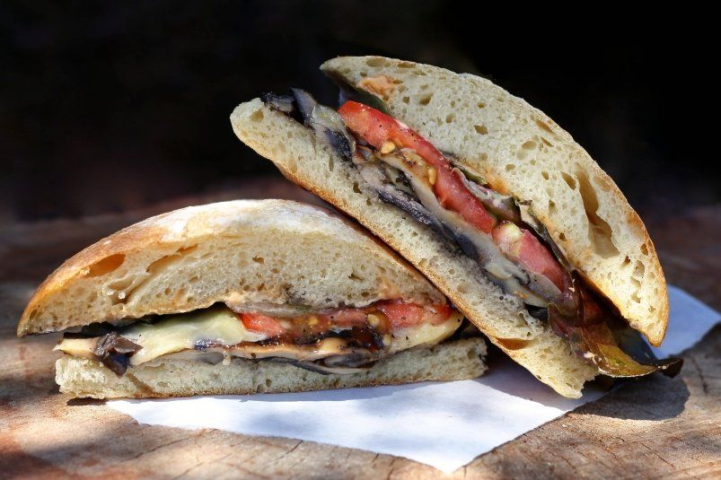 Бутерброды с курицей: вкусно, полезно и просто Бутерброды с курицей: вкусно, полезно и просто