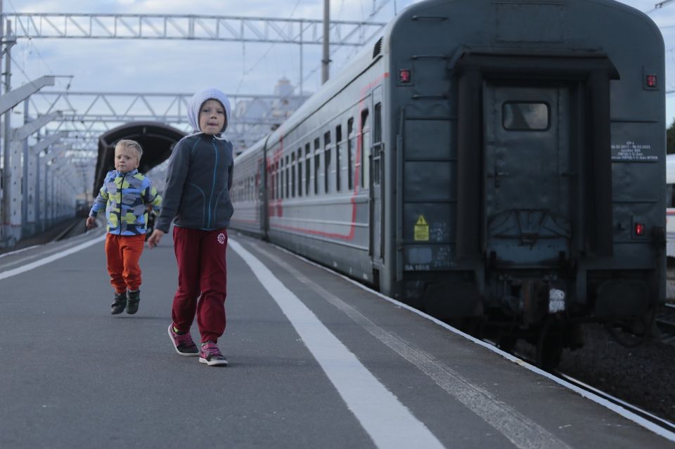 Как вежливо отказать, если вас просят уступить нижнюю полку в поезде