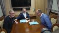 Необычное видео с Макроном и его коллегами вызвало бурю слухов о наркотиках