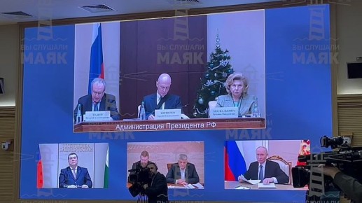 Сергей Кириенко накануне Нового года травмировал руку