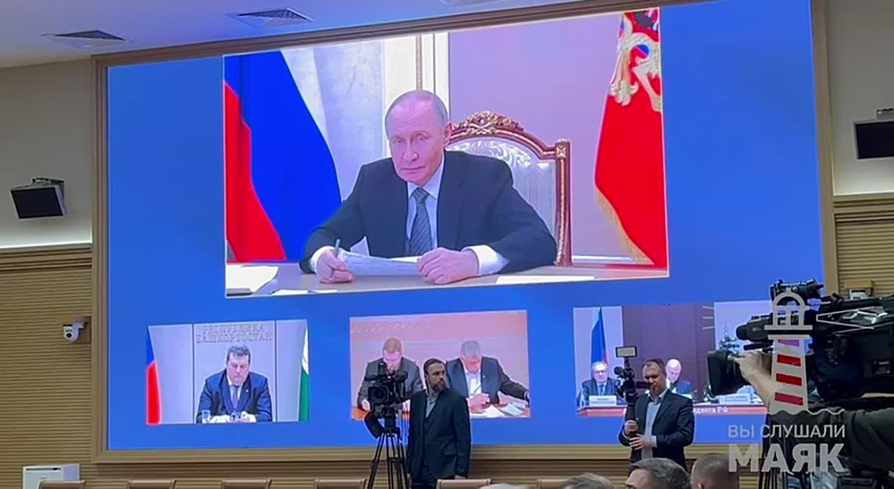 Путин обещал рассмотреть предложение о Новогоднем помиловании заключенных, кто привлекается к ответственности первый раз и за ненасильственные преступления