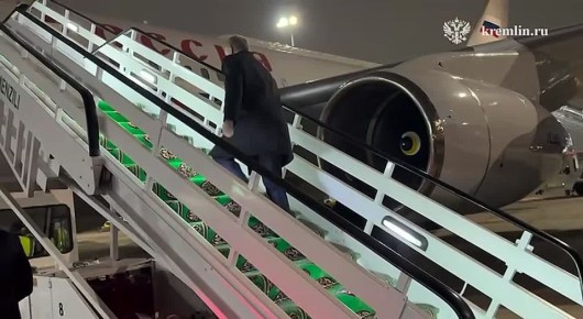 Путин закончил свой визит в Туркменистан, помахал на прощание рукой и улетел в Москву