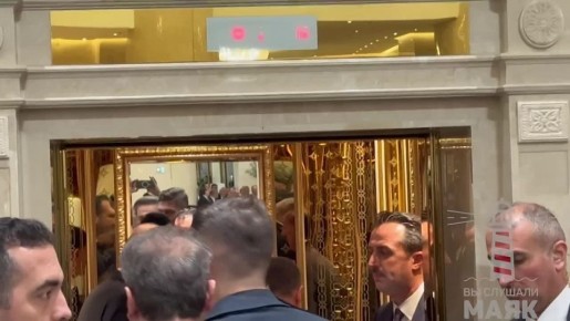 Сказал и не сделал. Эрдоган пообещал перед переговорами с Путиным ответить на вопросы корреспондента 1 канала, но не сдержал слово и уехал от девушки на лифте