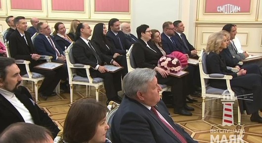 Первое публичное поздравление с Новым годом от премьер-министра России