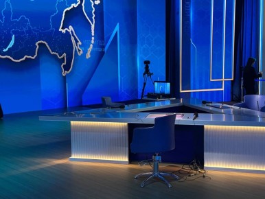 Рабочие места на «Прямой линии» Путина и ведущих: Екатерины Березовской (1 канал) и Павла Зврубинв (ВГТРК)