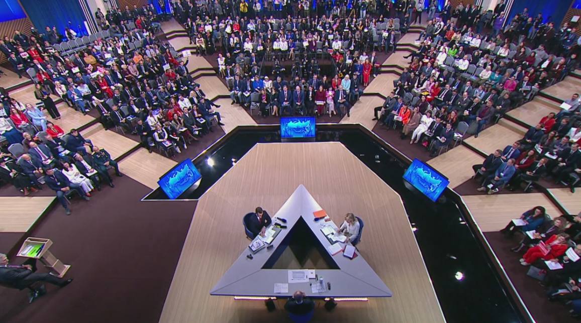 Четыре часа Прямой линии. Путин ответил на вопросах об утильсборе и будущем рынка автомобилей, семейной ипотеке, гражданском и военном авиастроении